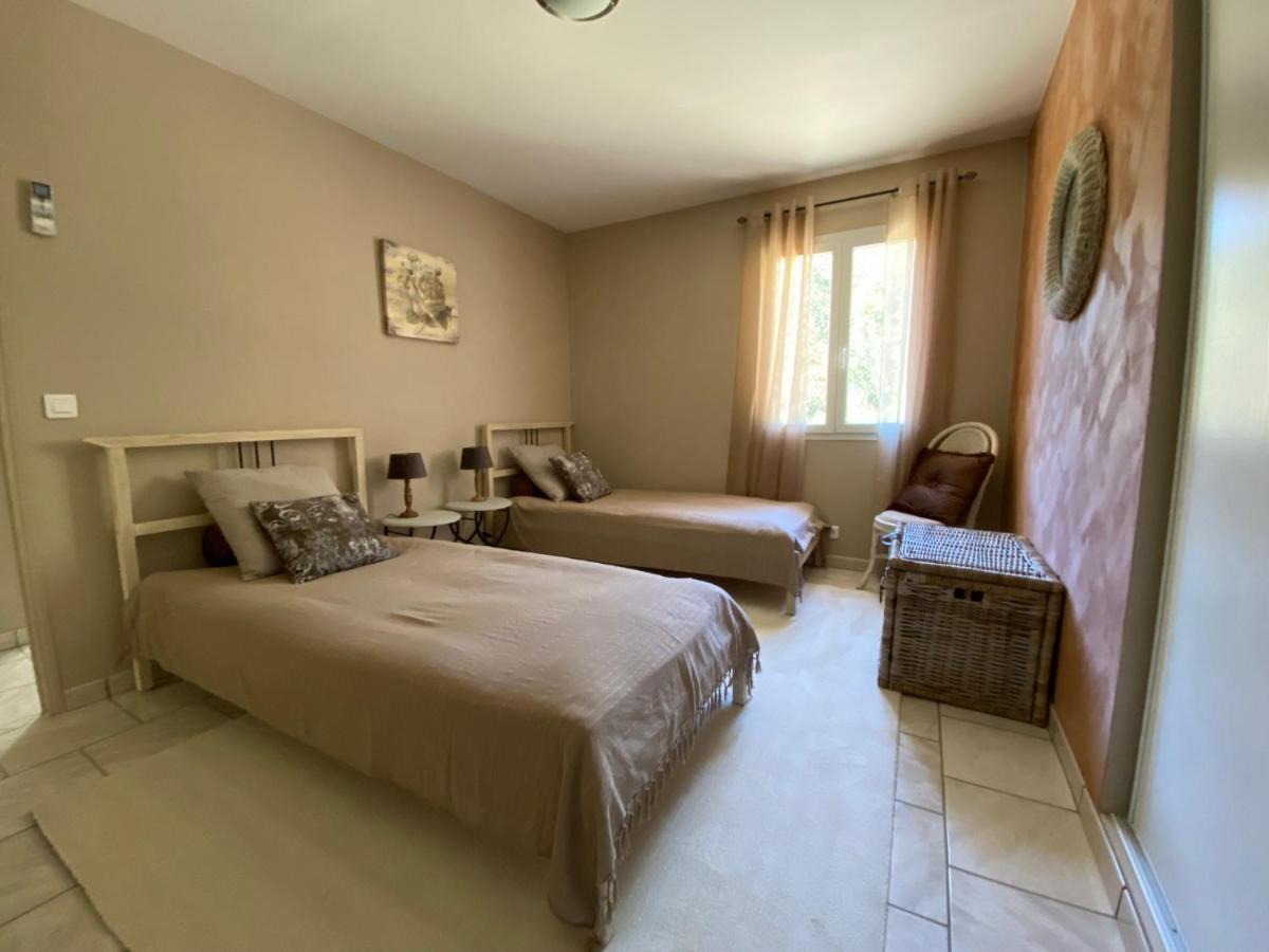 Bed and Breakfast L'Eveil En Provence à Entrecasteaux Extérieur photo