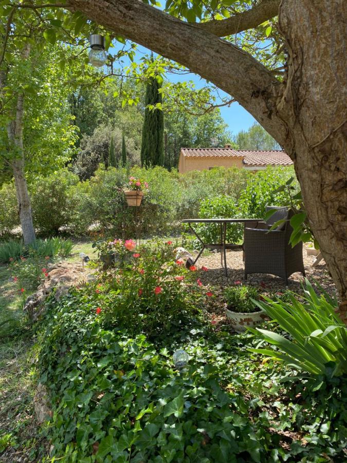 Bed and Breakfast L'Eveil En Provence à Entrecasteaux Extérieur photo