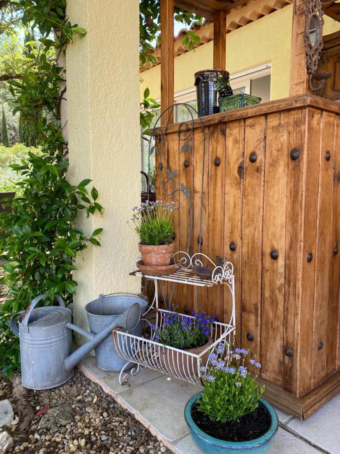 Bed and Breakfast L'Eveil En Provence à Entrecasteaux Extérieur photo