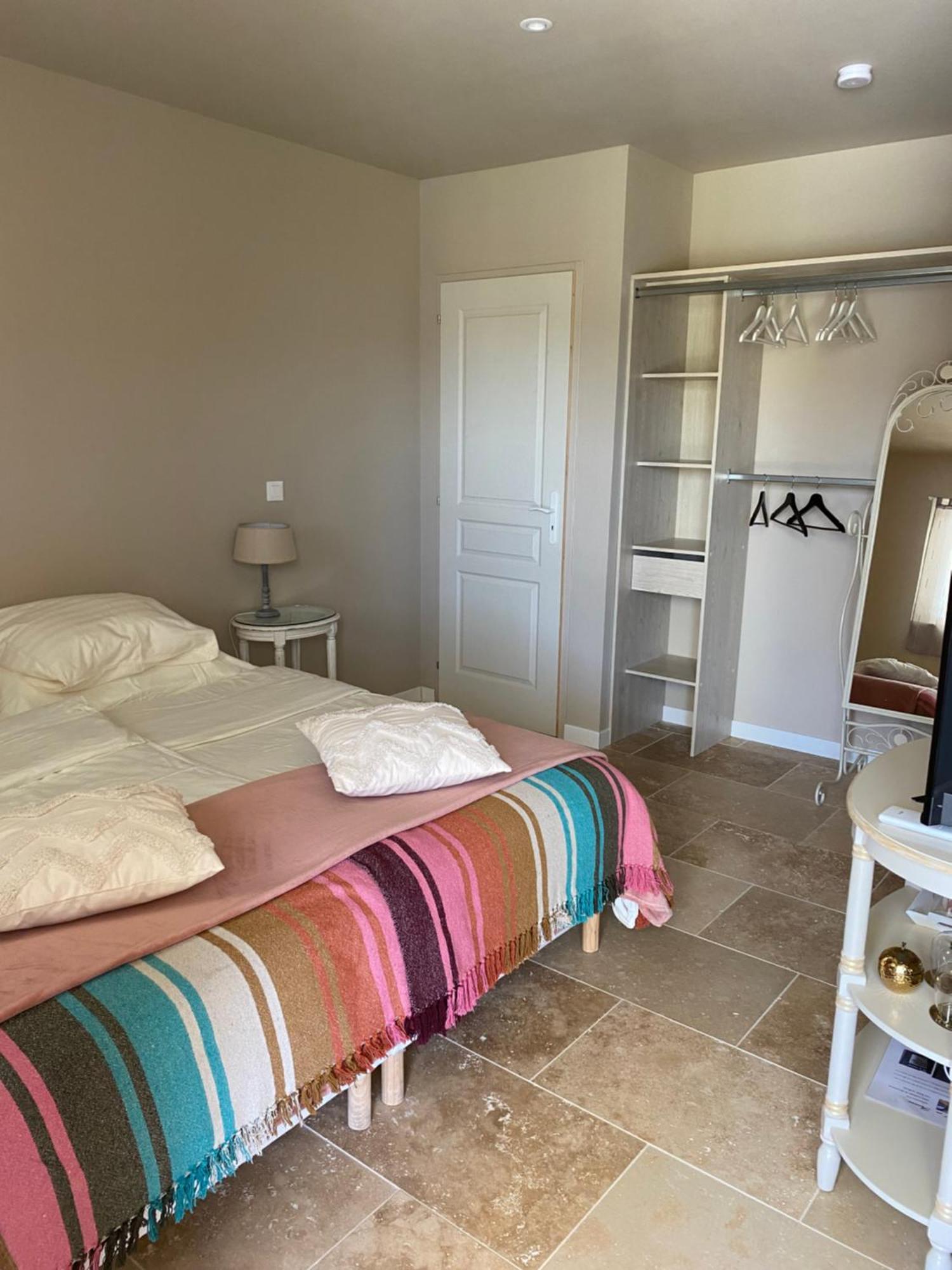Bed and Breakfast L'Eveil En Provence à Entrecasteaux Extérieur photo